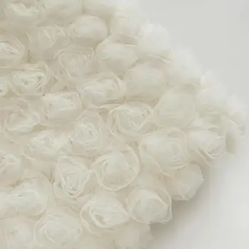 Aukštos kokybės nėrinių audinys Trimatis rožių medžiagos audinys Moteriška suknelė Individualūs audiniai