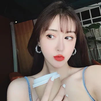 Korėjiečių mada Paprasta C formos derva Skaidrūs akriliniai auskarai moterims Individualizuotas temperamentas Retro vakarėlio auskarai