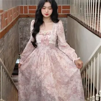 Vasaros nauja rožinė fragmentuota gėlėta suknelė Moteriška elegantiška kvadratinio kaklo burbulinė suknelė rankovėmis Moteriška prancūziška vintažinė nėriniuota peteliškė