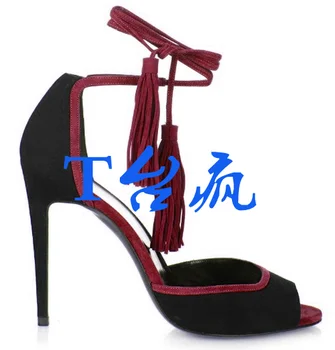 Moterys 2022 Dizainas Seklūs sandalai Zomšos plonas aukštakulnis Peep Toe Fringe sandalai Stilingas seksualus viršelis Kulno sagtis Dirželio bateliai